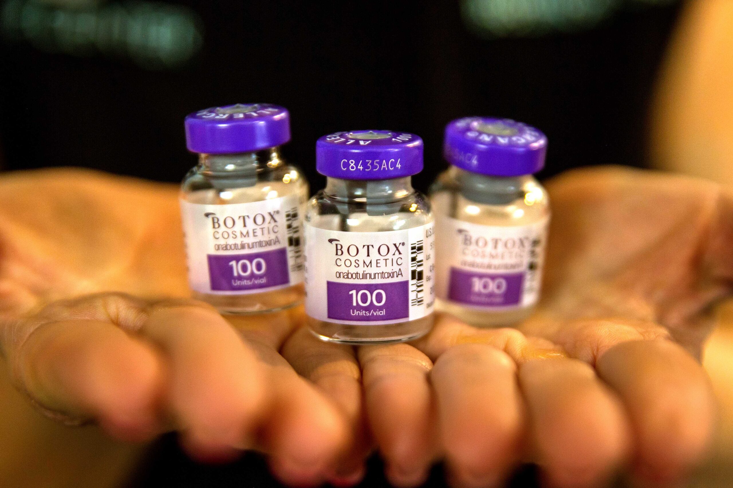 Seiff Center provider performing injectable treatment