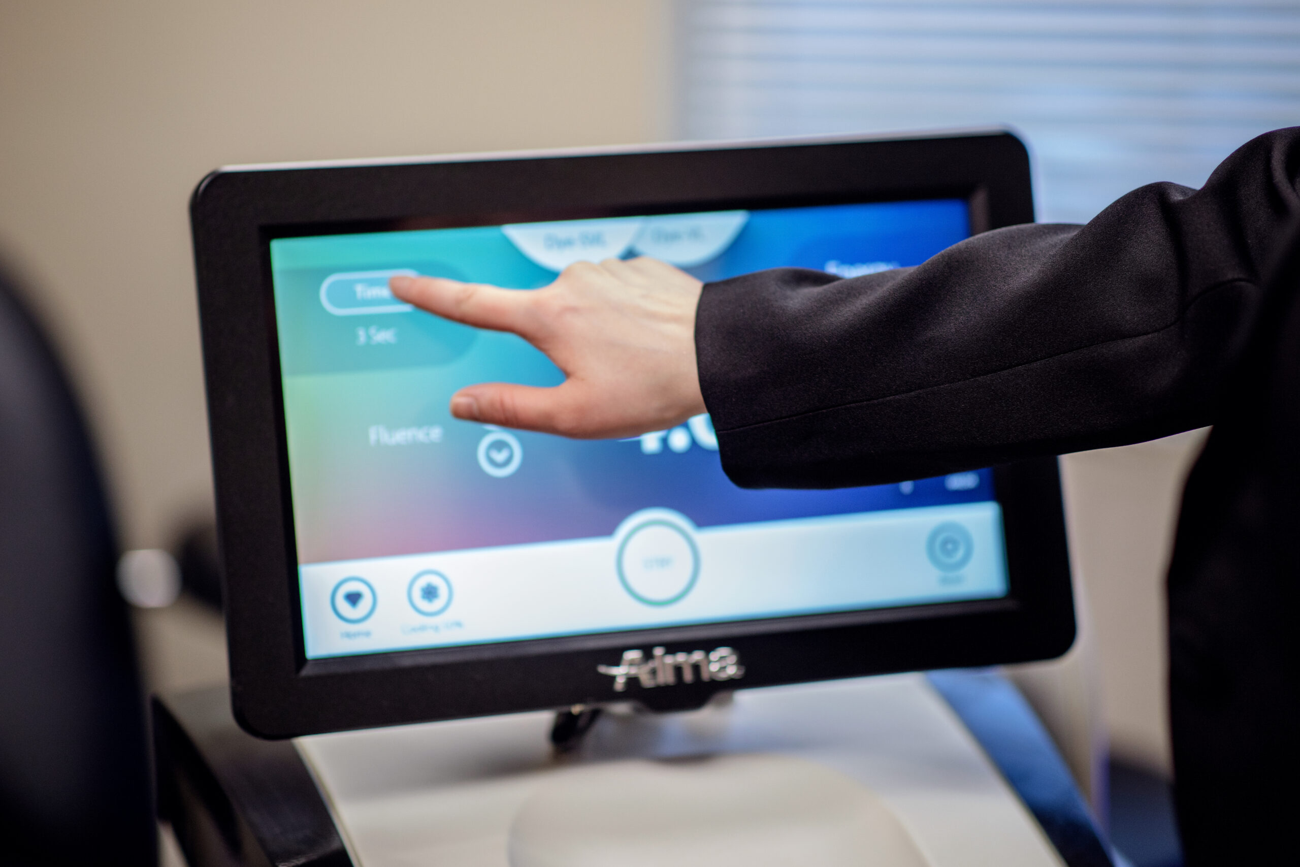 Seiff Center provider performing advanced laser treatment on patient