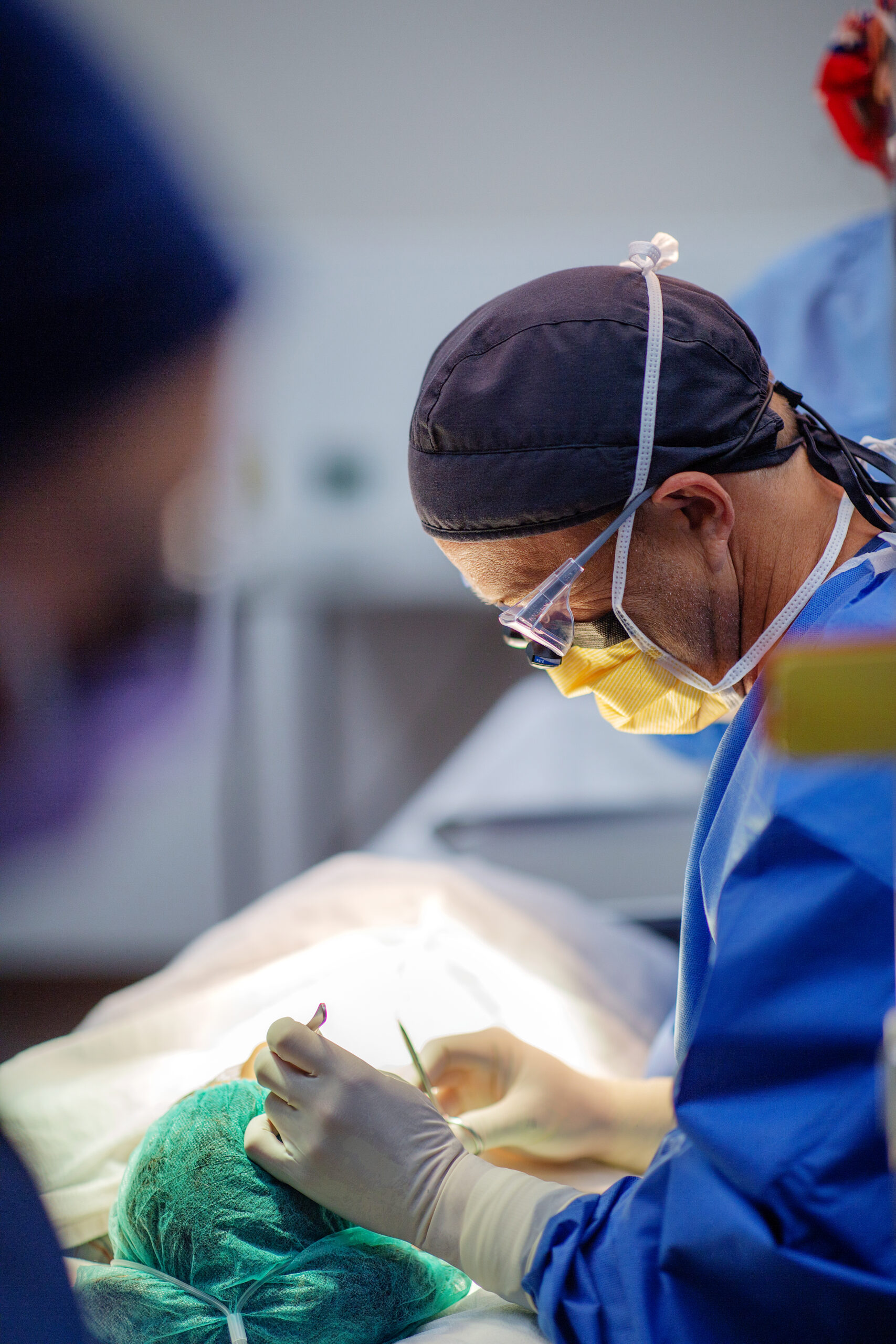 Patient consultation for eyelid surgery at Seiff Center clinic